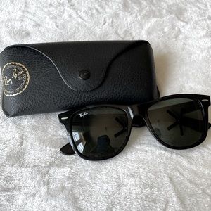 Original Wayfarer Ray Bans with Black Frame